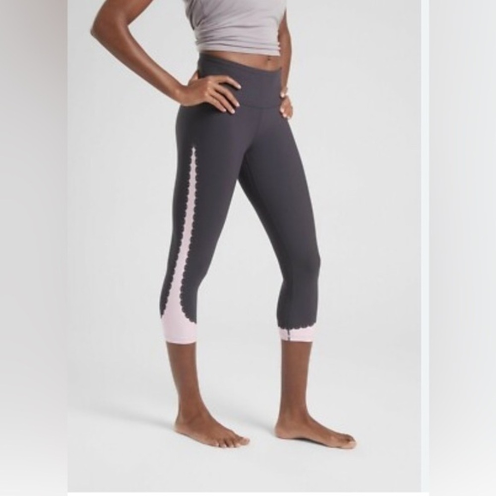 Athleta Elation Scallop Capri Yoga Workout Gray Pink Spring Night Size S